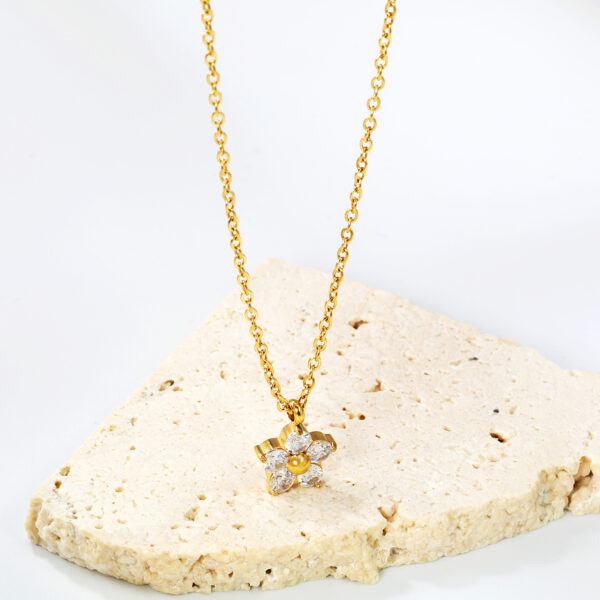Axora Crystal Flower Necklace Crystal Flower Necklace