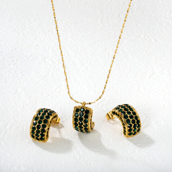 2P2A1320 Crescent Moon Jewelry Set