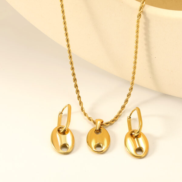 Gold Oval Link Jewelry Set