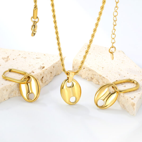 Gold Oval Link Jewelry Set