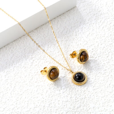 2P2A3485 Tiger Eye Round Medallion Jewelry Set