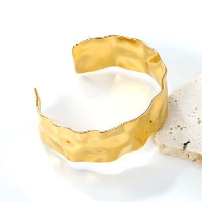 2P2A4166 Organic Wide Cuff Bracelet