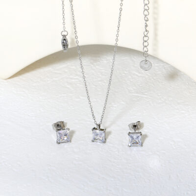 2P2A7110 Silver Princess Cut Crystal Jewelry Set