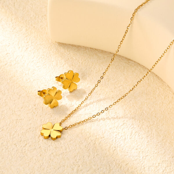 Gold Four Leaf Clover Jewelry Set
