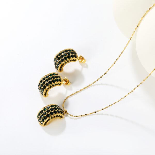 2P2A9782 Crescent Moon Jewelry Set